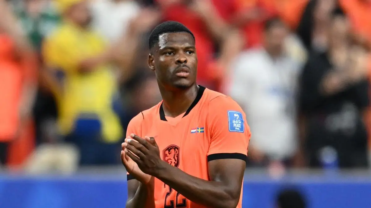 Se filtra el motivo por el que no se ha anunciado a Denzel Dumfries