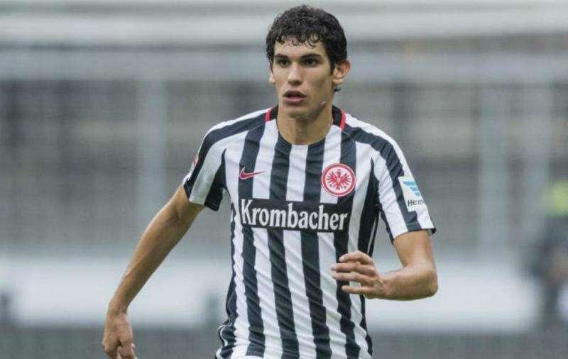 Vallejo hereda el número de las leyendas, el "3" continúa haciendo historia