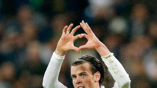 Mirror: Van Gaal no se decide entre Bale y Depay