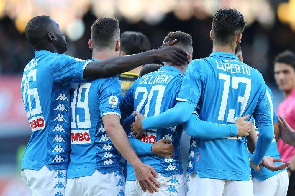 Mercado, la salida de la leyenda napolitana al fútbol chino vuelve a retrasarse