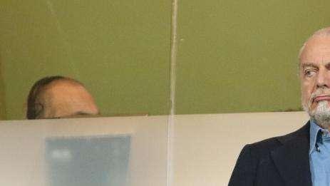 De Laurentiis: "Higuaín va a respetar su contrato con el Nápoles, pero se podría negociar por la cláusula"