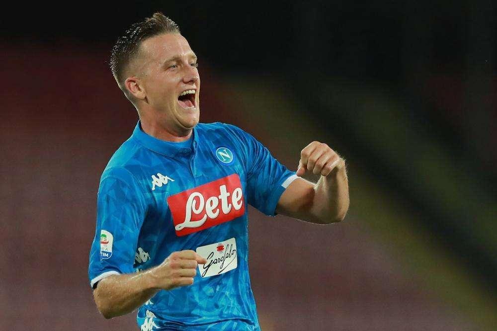 El presidente del Napoli, pretende disparar la cláusula de Zielinski ante el acecho de Madrid y los grandes de la Premier