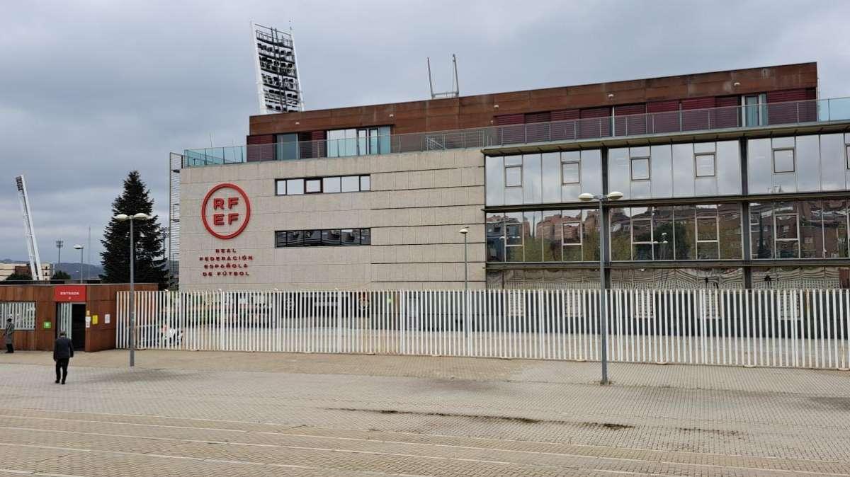 Los pagos de la RFEF y del CTA a Negreira que desmontan la versión de Medina Cantalejo