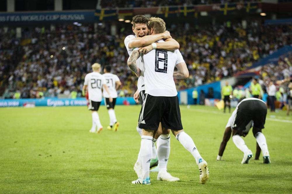 AS, Martínez: "La afición siempre reserva un pero a Kroos. Ahora, Mourinho le quiere para equlibrar a Pogba"