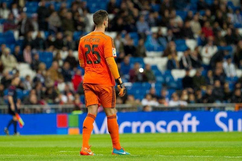 El exmadridista Fernando Pacheco renueva con el Alavés hasta 2023