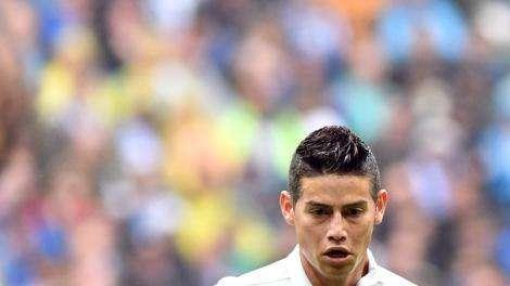 ONCE INICIAL - James, titular, volverá a vestir de blanco 832 días después. Vinicius, suplente