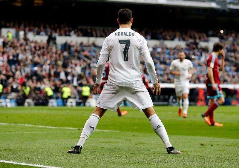 Laurent Perrin: "Si el PSG completa el fichaje a Cristiano, no renovará a Ibra"