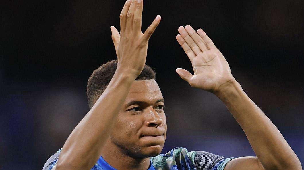 El VAR le roba la noche a Mbappé: dos golazos anulados por centímetros