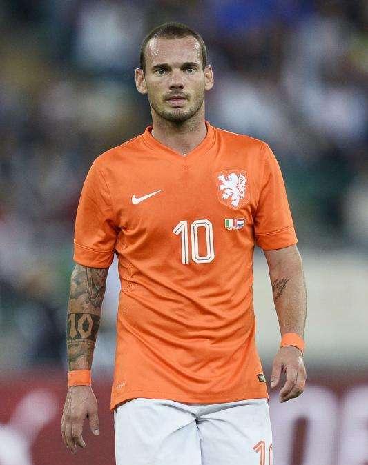 El exmadridista Sneijder anuncia su retirada