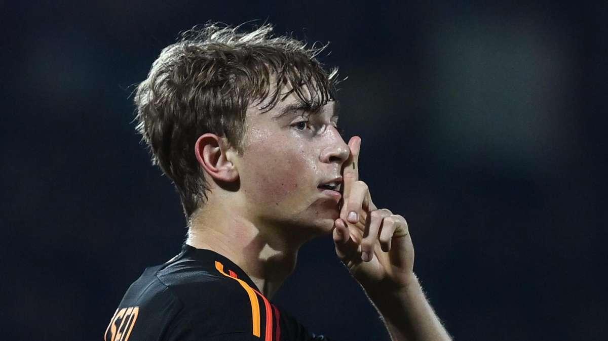 El Real Madrid duda con Huijsen: el debate existe dentro del club