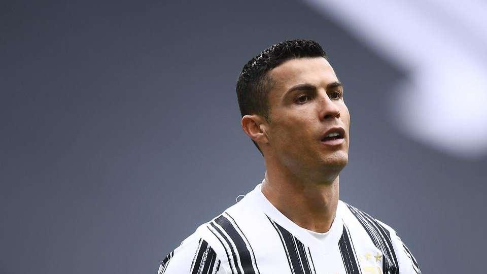 Fichajes | El director deportivo de la Juve lo admite: "Estamos en crisis"