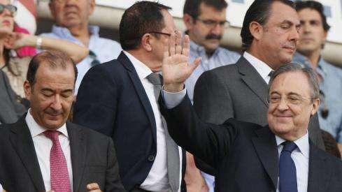 El presidente de Vélez reconoce conversaciones con Florentino: los detalles