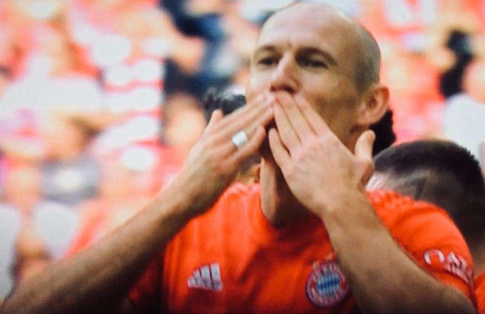Problemas para el exmadridista Robben en su vuelta al fútbol