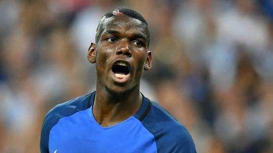 Pogba pasa el reconocimiento médico con el United