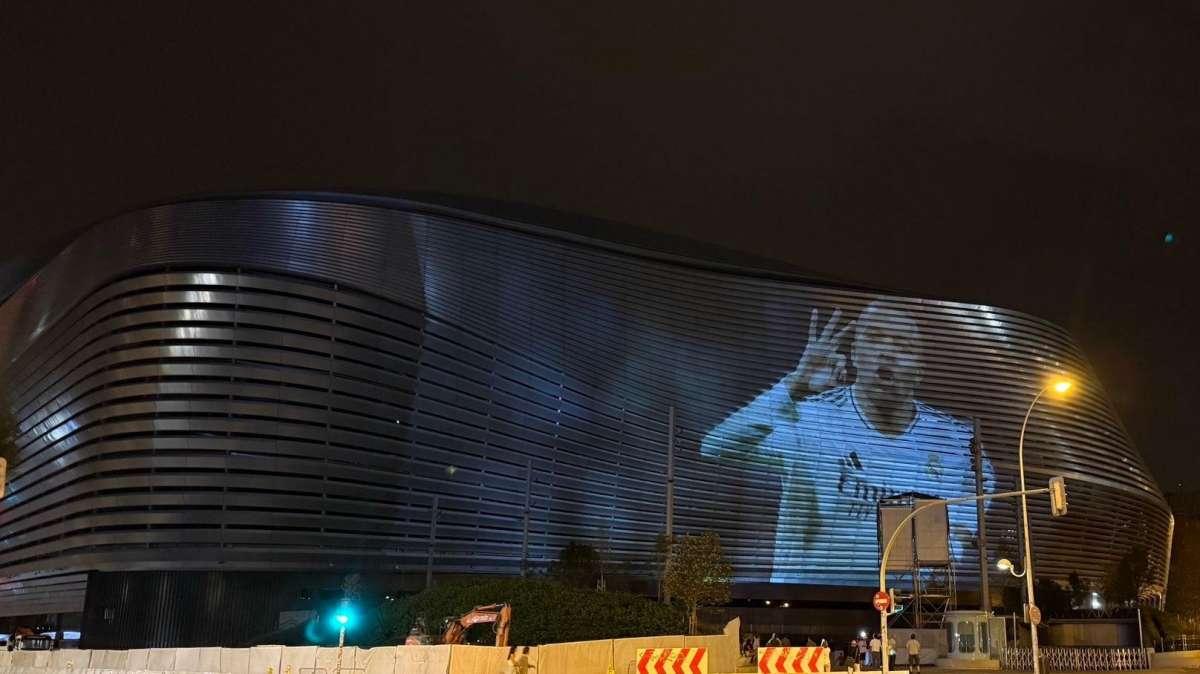 El Santiago Bernabéu avanza con su espectacular iluminación exterior