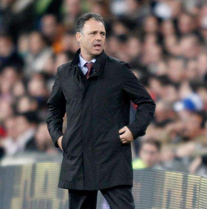 OFICIAL - Caparrós vuelve al banquillo del Sevilla tras la destitución de Montella