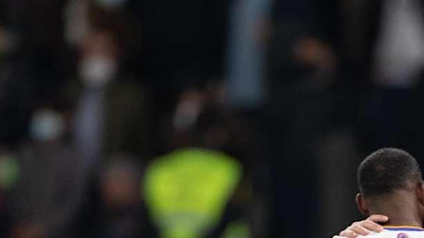 "Ancelotti me dijo que la lesión de Alaba se ha alargado un poco"
