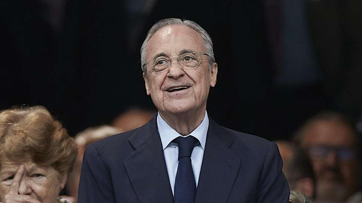 Este central llama al Real Madrid: su fichaje, más cerca