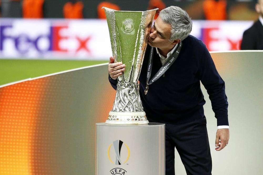 Mourinho trata de convencer a uno de sus jugadores para que no vengan a La Liga