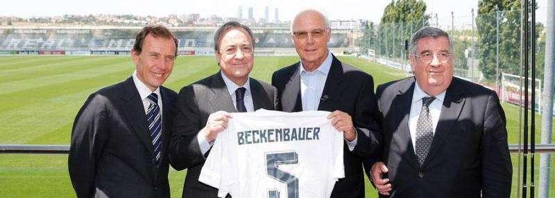 Beckenbauer visita el Bernabéu y la Ciudad Real Madrid