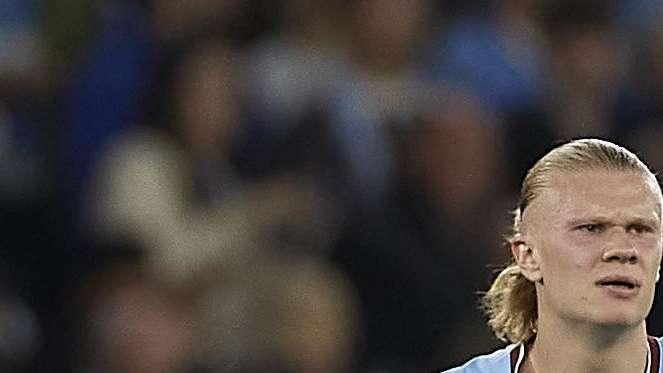 Otro ridículo del Barça: televisan una reunión con los agentes de Haaland