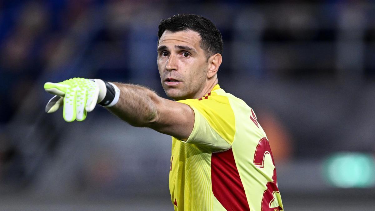 L'Aston Villa abbassa le pretese per il Dibu Martinez, la Juve si avvicina al portiere