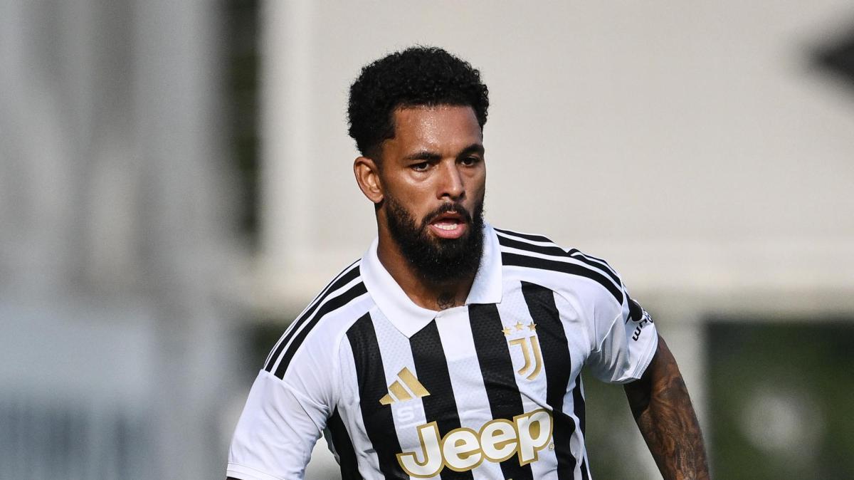 L’Everton su Douglas Luiz, ma lui declina. Vuole restare alla Juventus