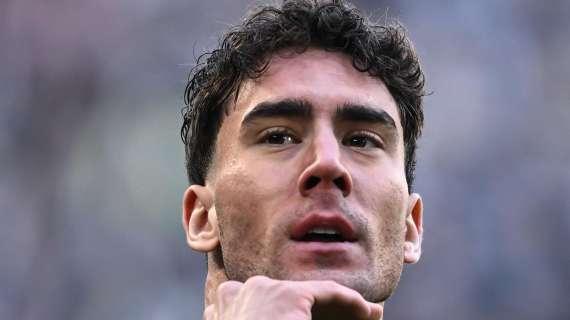 Vlahovic passione basket: il serbo è a Milano per Olimpia Partizan | VIDEO