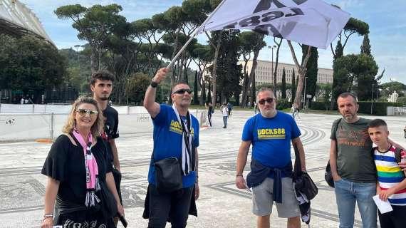 In diretta dall'Olimpico, la carica dei tifosi della Juventus | VIDEO