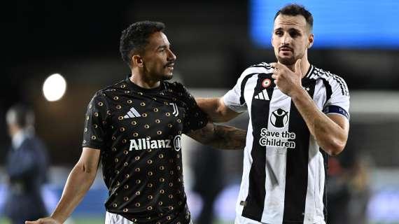 Areniello: "Danilo, lo Juve non vuole liberarlo a zero. E il Napoli si sta cautelando con..."