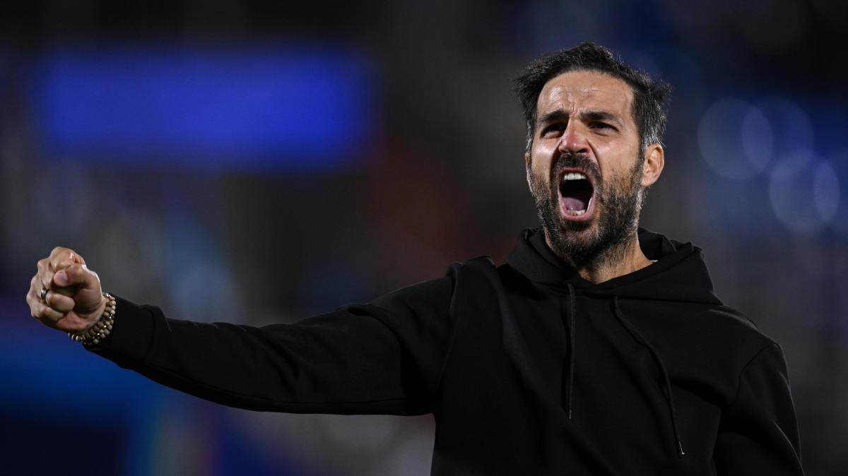 Como da sogno. Gli uomini di Fabregas schiantano il Manchester United per 4-1