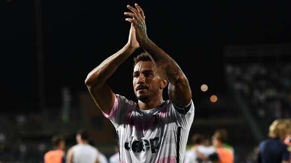 Infortunati Juventus, si allungano i tempi di recupero per Danilo: ecco quando rientra 