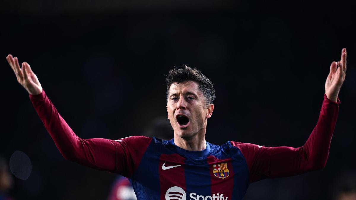 Lewandowski, l'agente a Barcellona. Ma la priorità non l'obiettivo Juve