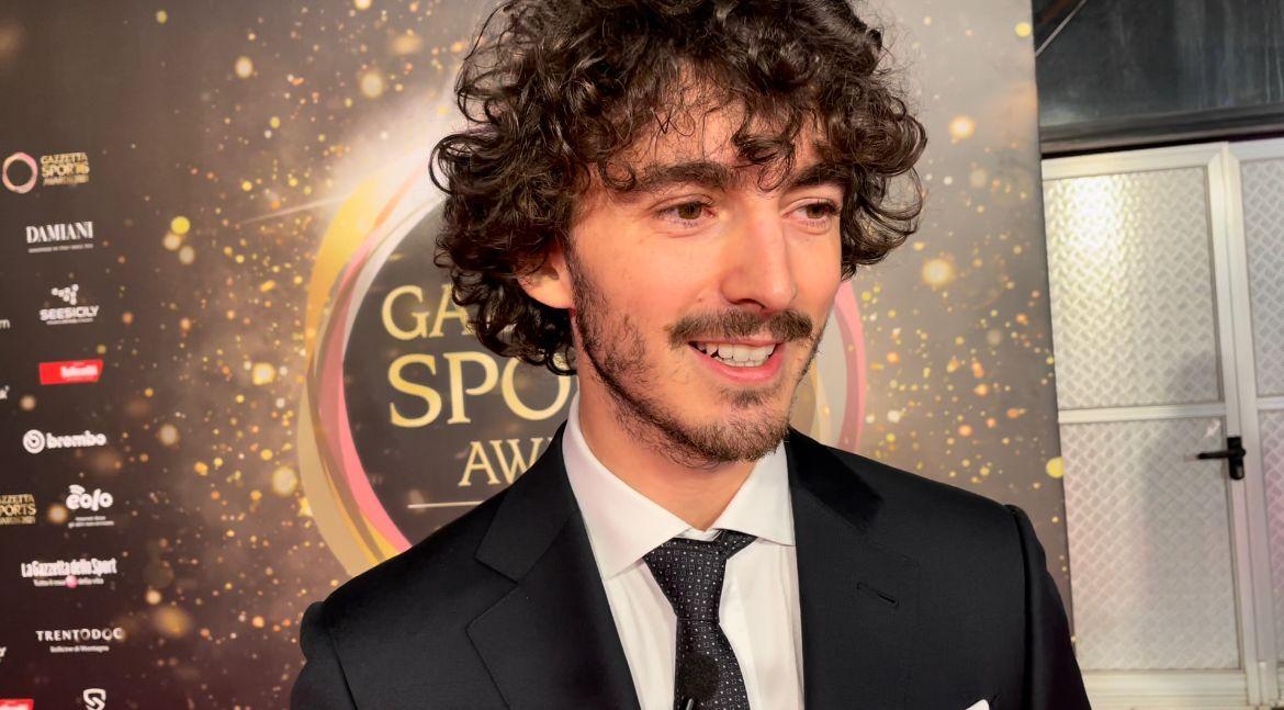 Bagnaia porta la carica alla Continassa: il video del campione di MotoGp 