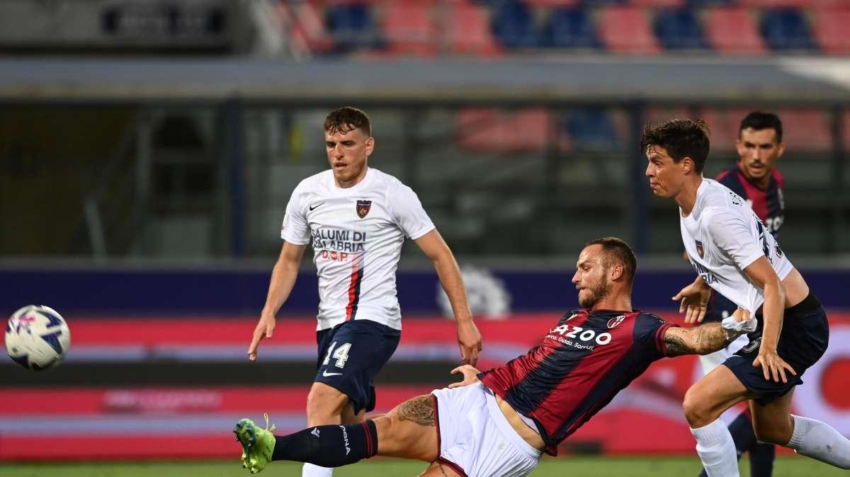 Allenamento pomeridiano a Casteldebole: seduta tecnico-tattica