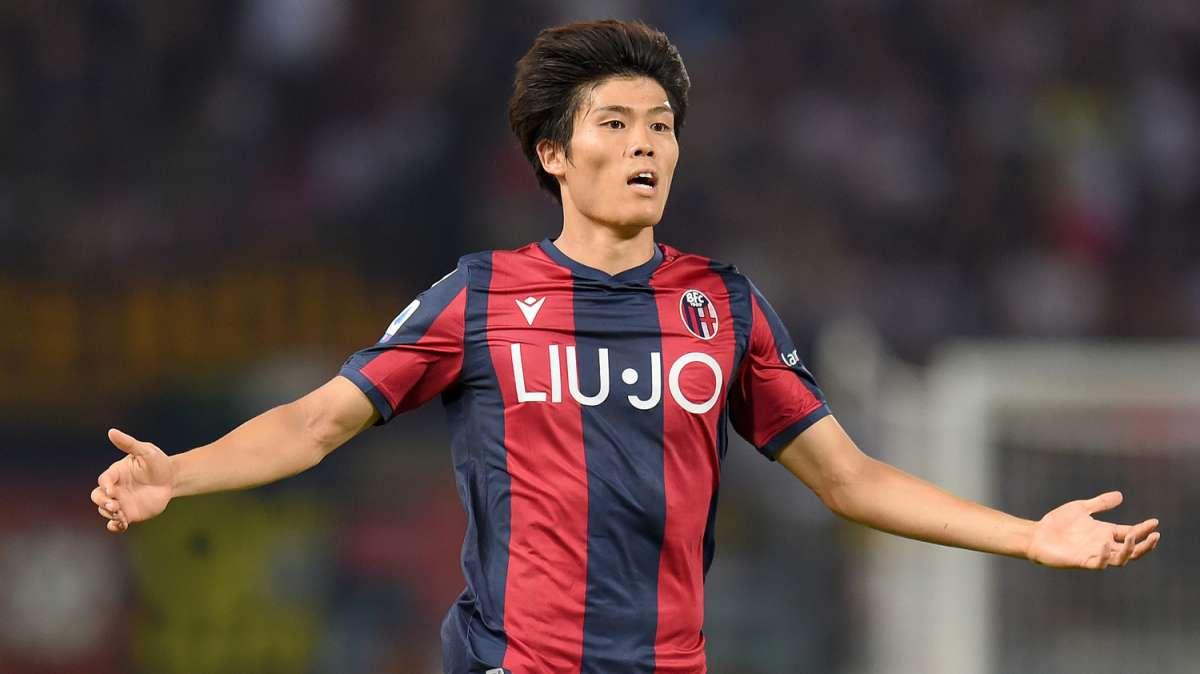 Tomiyasu out un mese: per il giapponese lesione del bicipite femorale sinistro