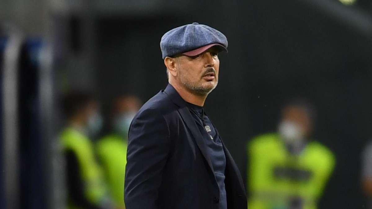 Mihajlovic: "Abbiamo dominato. Il pari del Cagliari? Joao Pedro partecipa all'azione"