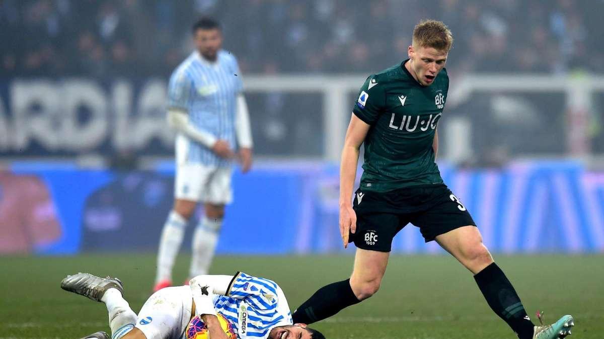 Un centrocampista rossoblù nel mirino della Fiorentina