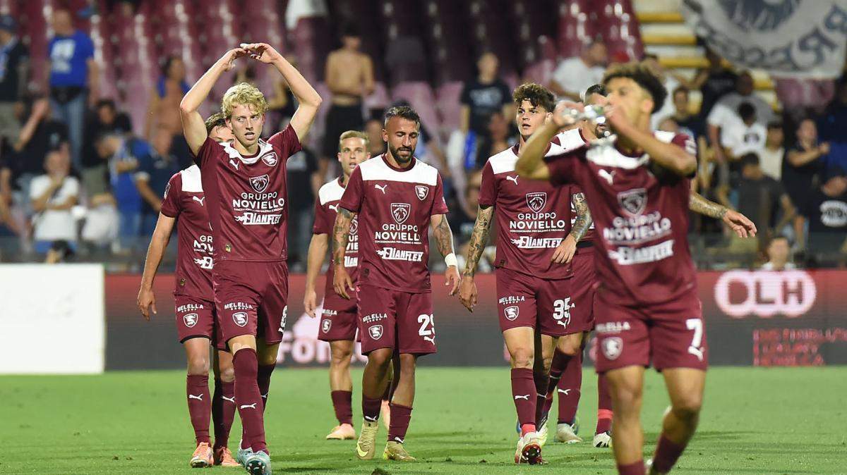 Ad Salernitana: "Cosmi non è in bilico. Società mai vicina alla cessione"