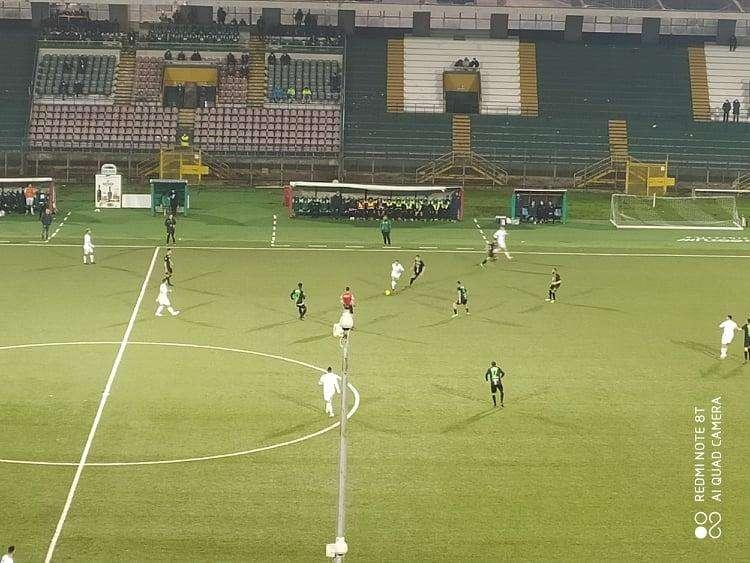 I Lupi fanno un solo boccone del malcapitato Monopoli e si portano a due soli punti dal terzo posto