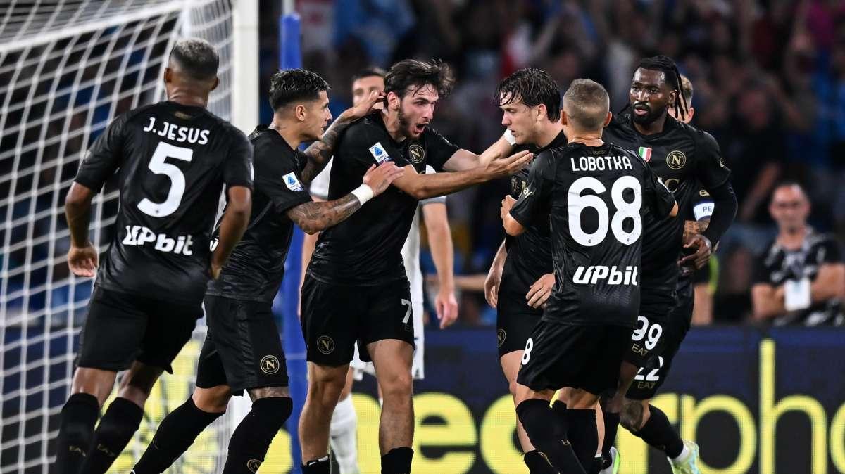 Cronache di Napoli: "Rialzare subito la testa: i Campioni d'Italia sfidano il Genoa per il riscatto"