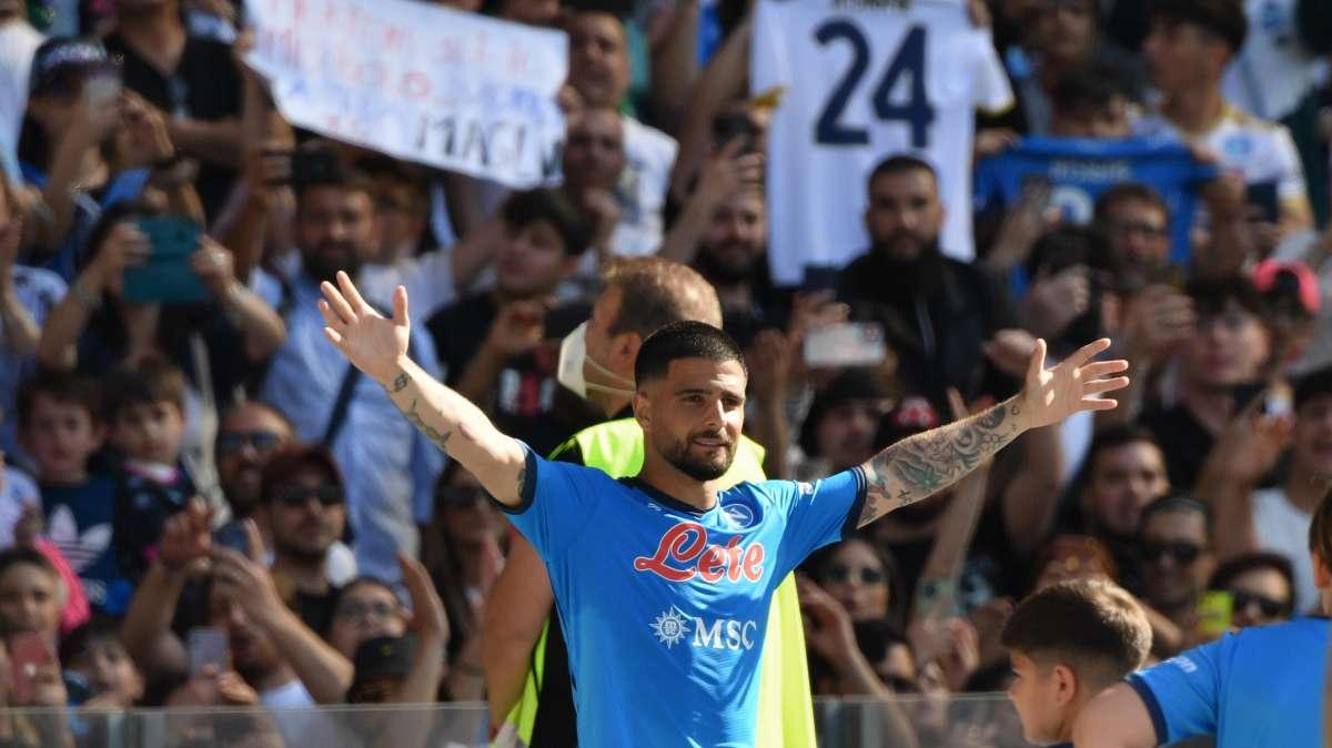 Napoli, Insigne torna a salutare gli ex compagni 