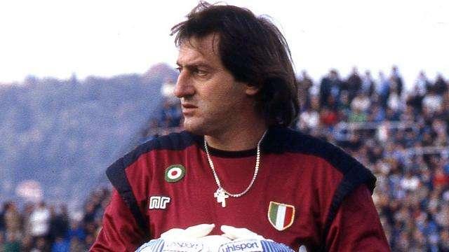 La storia dell'ex Napoli Garella,il portiere che parava "senza mani".