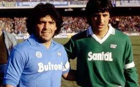 Diego Armando Maradona non c'è più, ma il suo mito rimarrà immortale