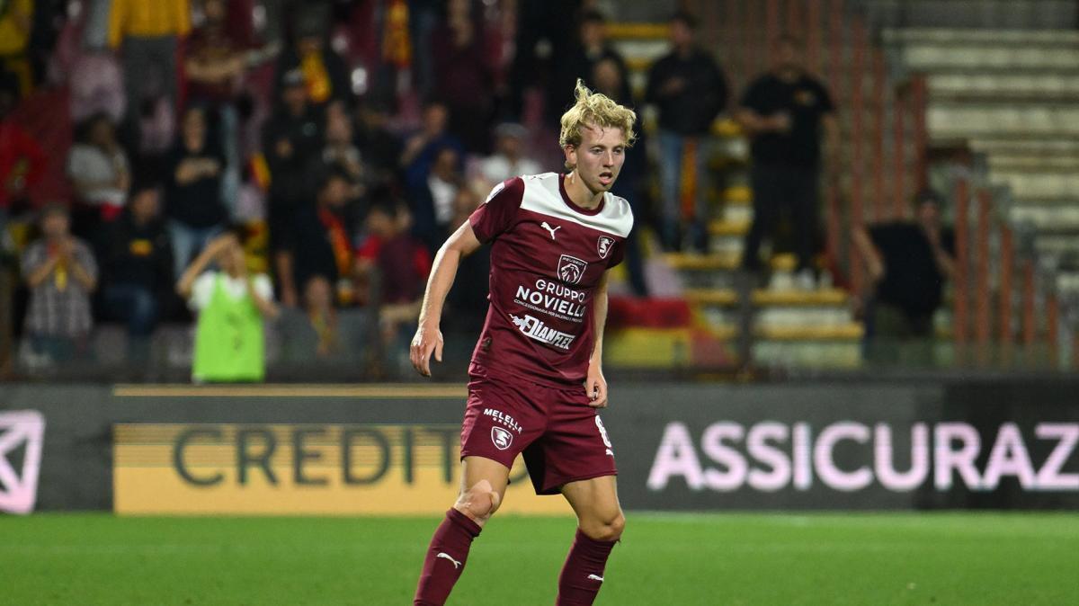 Salernitana, de Boer fuori un mese e mezzo