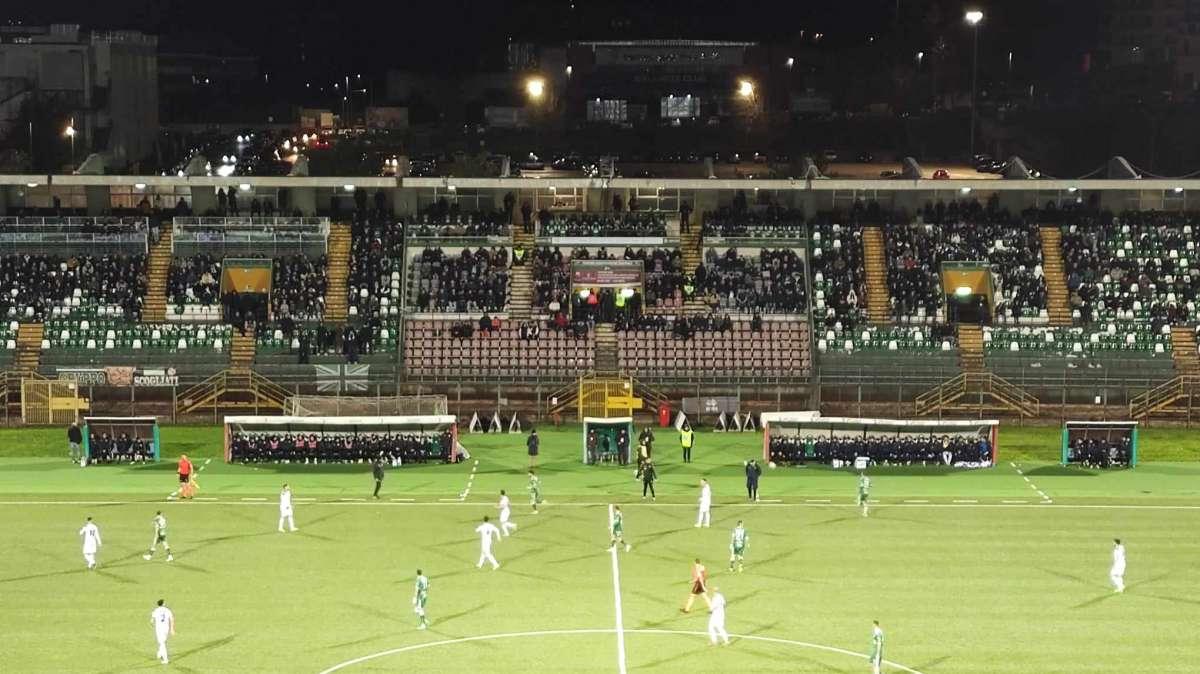 I Lupi tornano alla vittoria con una manita ai danni di un Catania fin troppo allegro e distratto