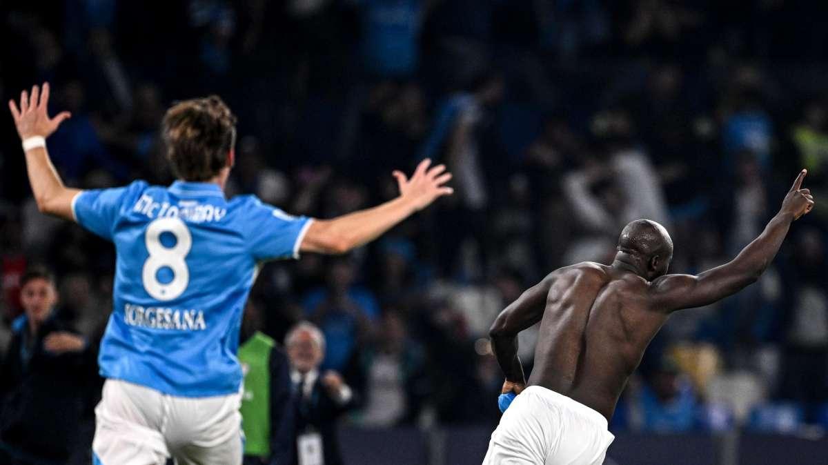 Serie A, il Napoli è Campione d'Italia per la quarta volta: Cagliari battuto 2-0 al Maradona