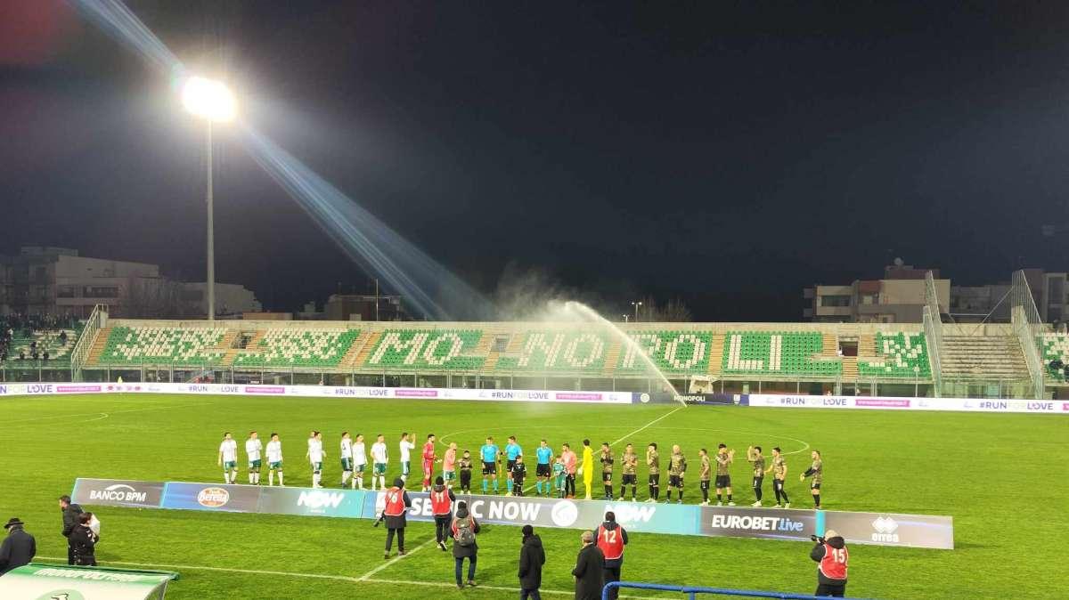 Vittoria dei Lupi a Monopoli, ma la prestazione è stata davvero imbarazzante per una squadra che lotta per la promozione