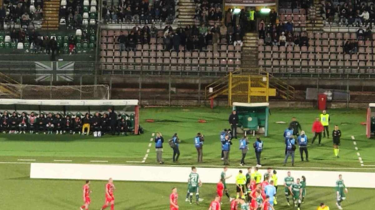 I Lupi, finalmente con le due punte, imitano Sinner e strapazzano i Lucani