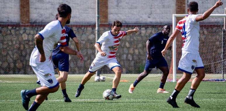 QUATTRO RETI NELL’ALLENAMENTO CONGIUNTO CON IL NAPOLI UNITED